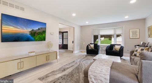 157 Pheasant Ln, Huntingdon Valley, PA 19006-3104