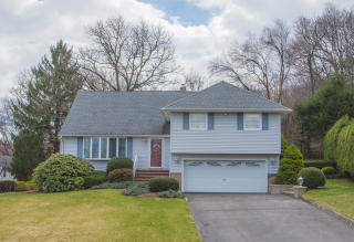 42 Emeline Dr, Paterson, NJ 07506-3059