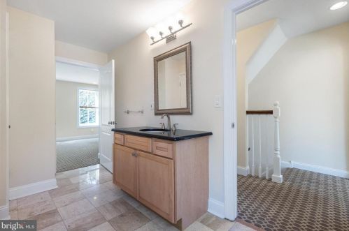 1915 Carpenter St, Philadelphia PA 19146-2615 exterior