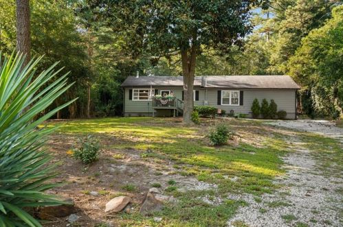 955 Lake Dr, Lithonia GA  30039-5747 exterior