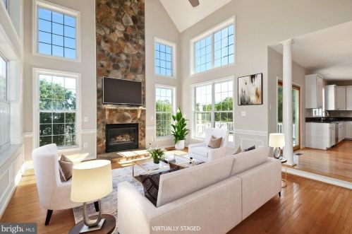 6149 Cobbs Rd, Alexandria VA 22310-1647 exterior