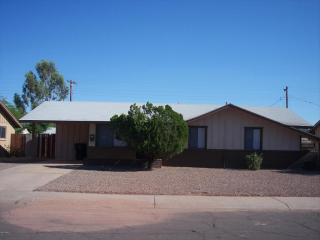 8225 Earll Dr, Phoenix, AZ 85033-4718