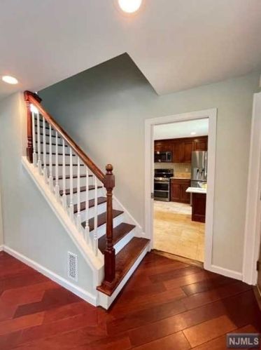 58 Hackensack St, East Rutherford NJ 07073-1415 exterior