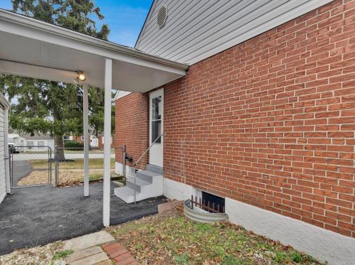 1701 Korando Ave, Saint Louis MO 63114-2425 exterior