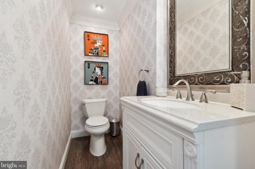 18 Pine St, Camden NJ  08106-1138 exterior