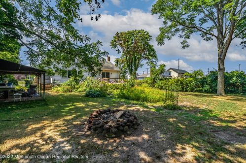 6 Jones Rd, Lacey NJ 08731-3611 exterior