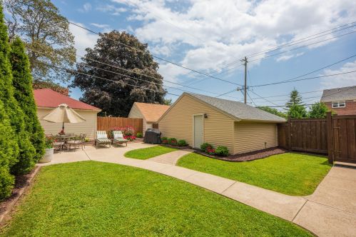 2722 Lefeber Ave, Milwaukee WI 53210-1140 exterior