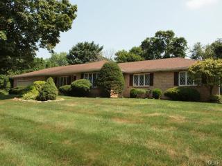 3248 Green Meadow Dr, Bethlehem, PA 18017-1943