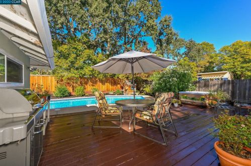 1948 Ardith Dr, Concord CA 94523-2803 exterior