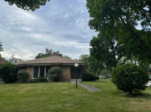 10102 Vienna Ave, Milwaukee, WI 53222-2353