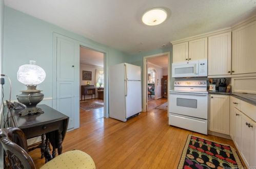 648 Park Rd, Hartford CT 06119-1749 exterior