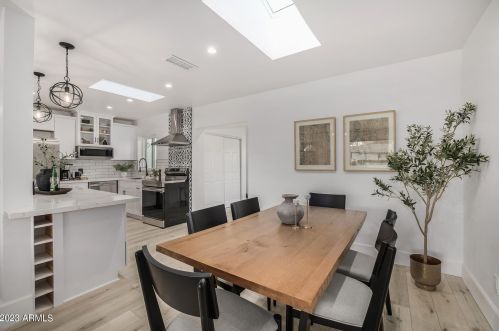 724 Cactus Wren Dr, Phoenix AZ  85021-8626 exterior