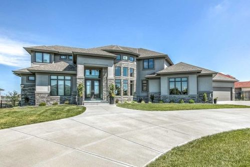 24320 Leavenworth Cir, Waterloo, NE 68069-4840