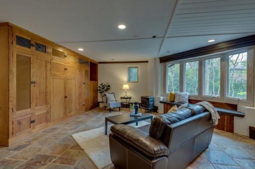 1289 Beech Vly Rd, Atlanta GA 30306-3123 exterior