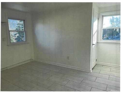 143 Vineyard Rd, Edison NJ  08817-4750 exterior