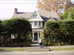 123 Grant Ave, Newton, MA 02459-1350