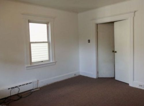 225 Main St, Bound Brk NJ 08805-1837 exterior