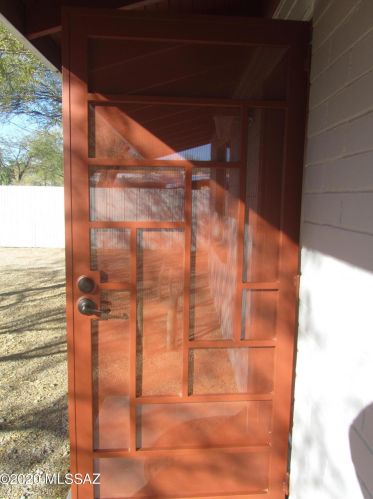 3008 Dickson Dr, Tucson AZ 85716-1722 exterior