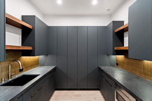 4645 Lake Forrest Dr, Atlanta GA  30342-2537 exterior