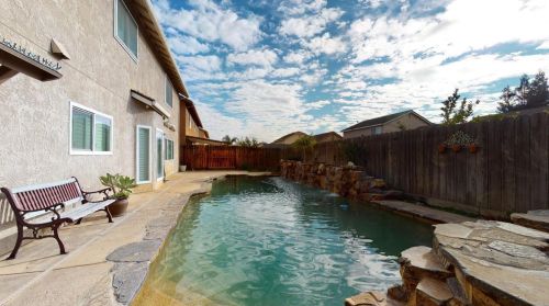 1922 Porter Way, Turlock CA 95380-3788 exterior