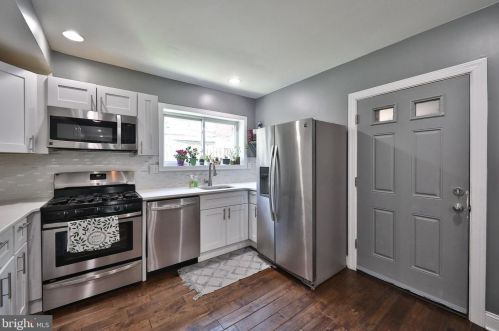 1524 Leithgow St, Philadelphia PA 19147-1514 exterior