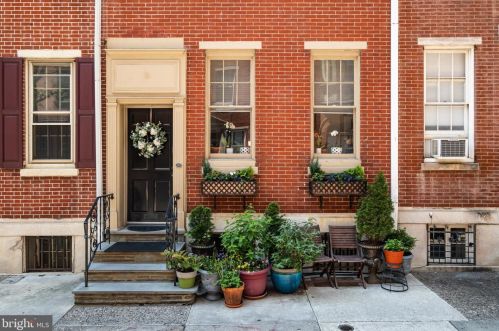 310 16th St, Philadelphia PA  19102-4907 exterior