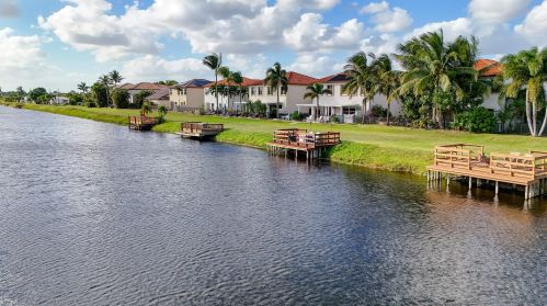 4078 Artesa Dr, Boynton Beach FL 33436-2628 exterior