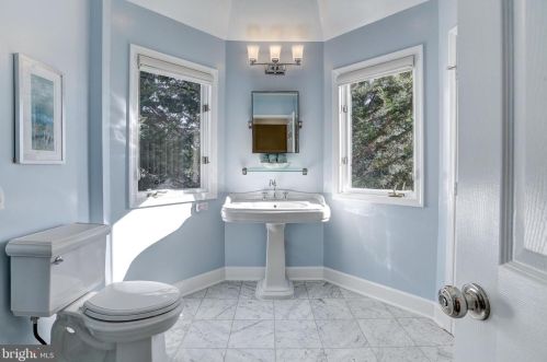 9832 Avenel Farm Dr, Rockville MD 20854-5410 exterior