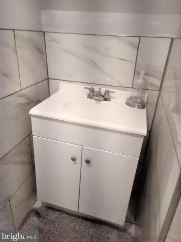 1124 Fillmore St, Philadelphia PA 19124-2927 exterior