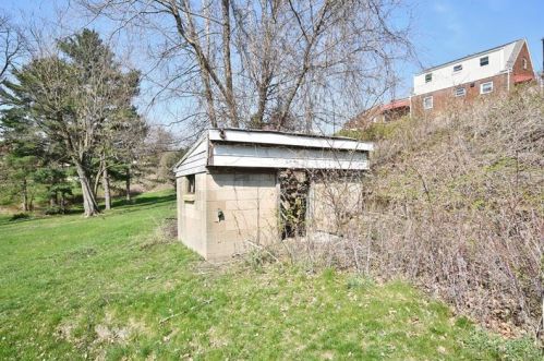 926 Agnew Rd, Pittsburgh PA 15227-3902 exterior