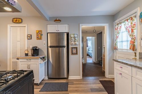 23 Forest Trl, Parsippany, NJ 07834-1118