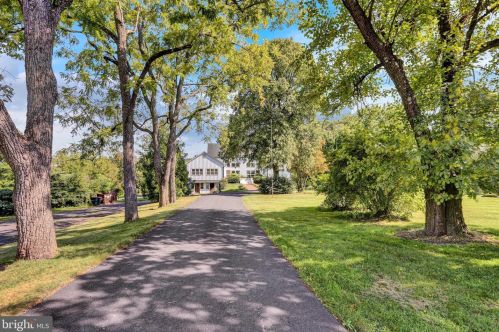 886 Vaughn Rd, Pottstown PA exterior