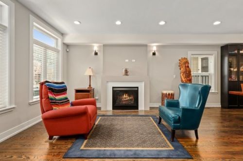 641 Bowen Ave, Chicago IL  60653-2824 exterior