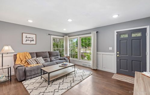 406 Avery St, Elmhurst IL  60126-4910 exterior