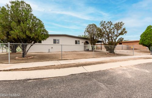 7484 Brooks Dr, Tucson, AZ 85730-1733