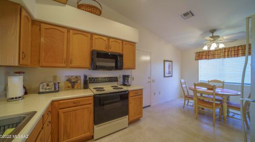 807 Belltower Dr, Green Valley AZ 85614-3267 exterior