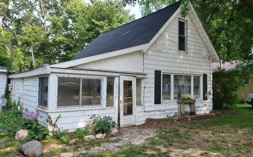 338 Lewis St, Watervliet, MI 49098-9346