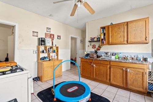 15 Perry Ave, Worcester MA 01610-2019 exterior