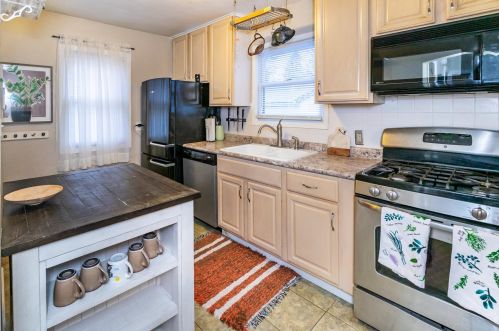 690 Glenbrook Ave, Saint Paul MN 55128-7405 exterior