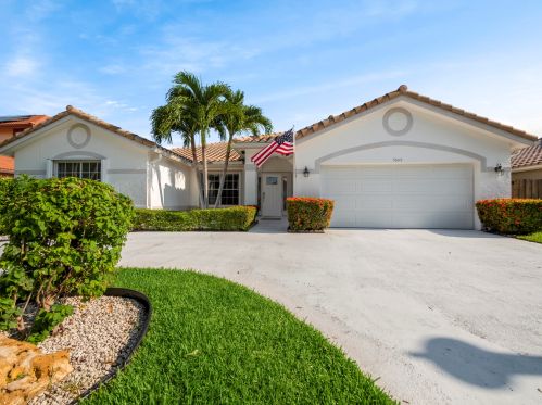 5645 Descartes Cir, Boynton Beach, FL 33472-2425