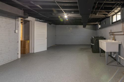 2726 Beverly Rd, Milwaukee WI  53211-2438 exterior