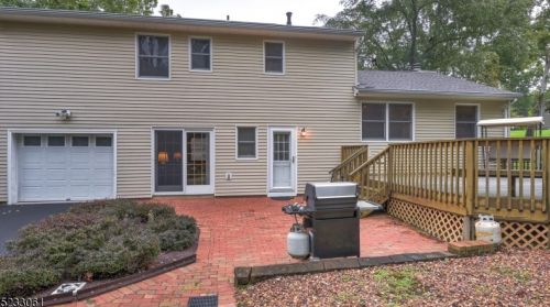 454 Stony Brk Dr, Bridgewater NJ 08807-1988 exterior