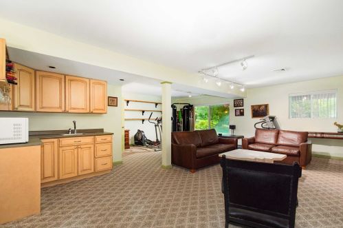 35 Tall Tree Ln, Poughkeepsie NY 12601-7208 exterior