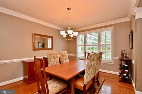 5718 Colfax Ave, Alexandria VA 22311-1012 exterior