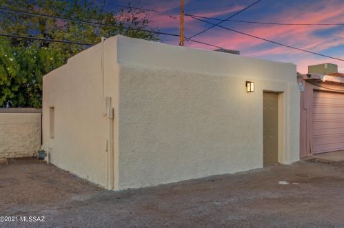 2109 Grant Rd, Tucson AZ  85719-3412 exterior