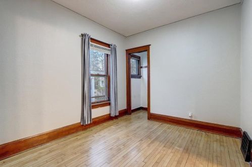 1109 73 St, Milwaukee WI 53214-3129 exterior