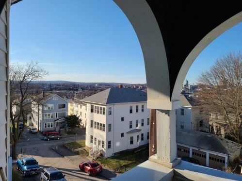 18 Hillside St, Worcester MA 01610-2199 exterior