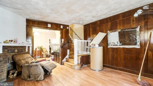 5837 Camac St, Philadelphia, PA 19141-4122