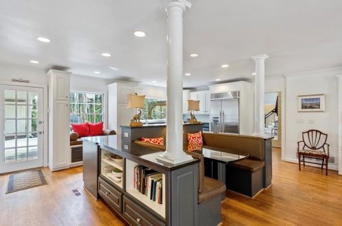 3611 Cloudland Dr, Atlanta GA 30327-2907 exterior