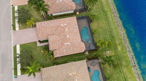 10070 Biscayne Bay Ln, Naples FL 34120-3754 exterior